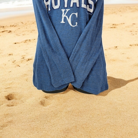 Genuine merchandise Kansas City Royals woman's long sleeved t-shirt with logo. - Picture 4 of 6